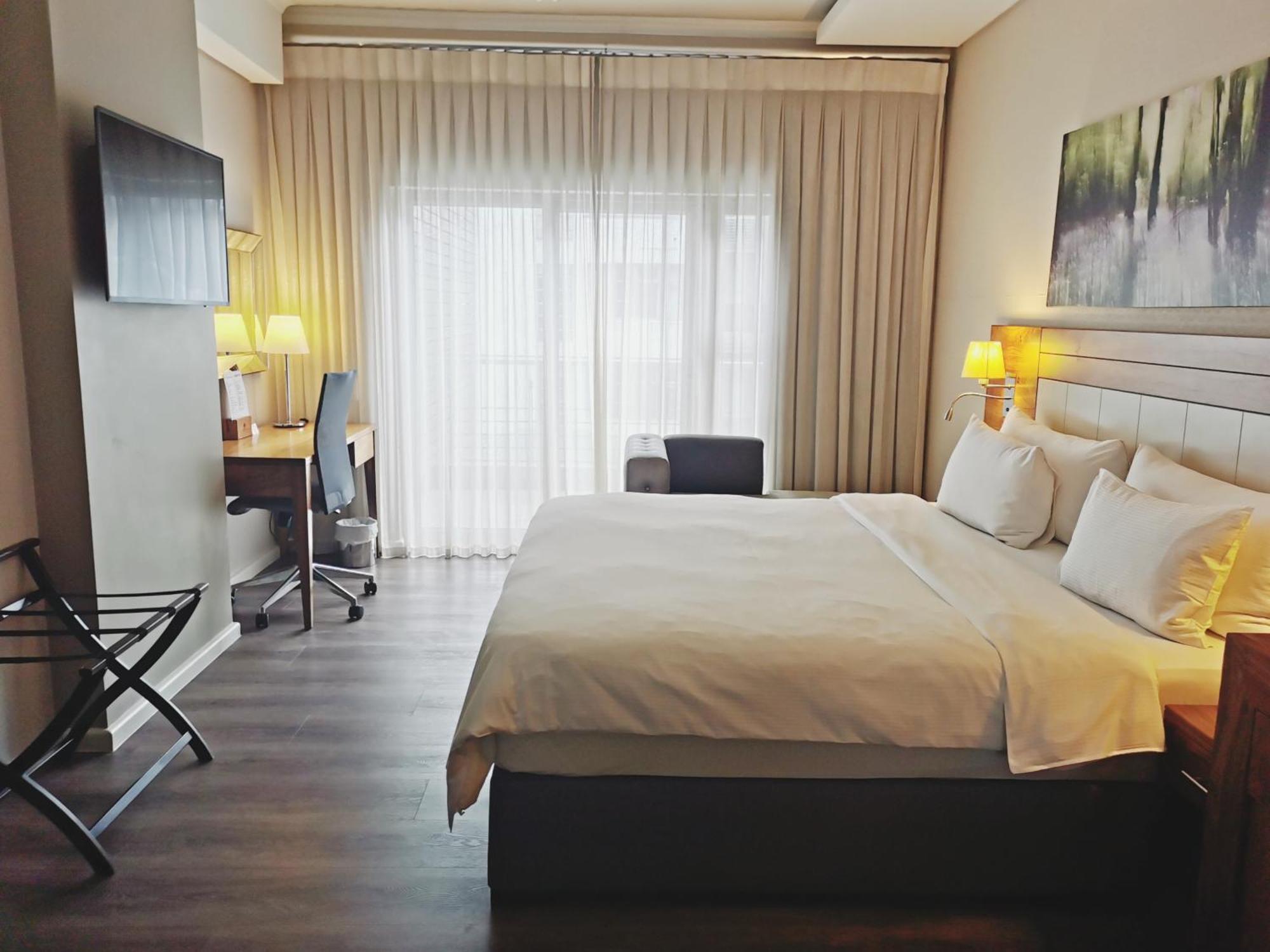 Готель Doubletree By Hilton Cape Town Upper Eastside Екстер'єр фото